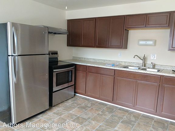 5th image of 945 Academy Heights Dr