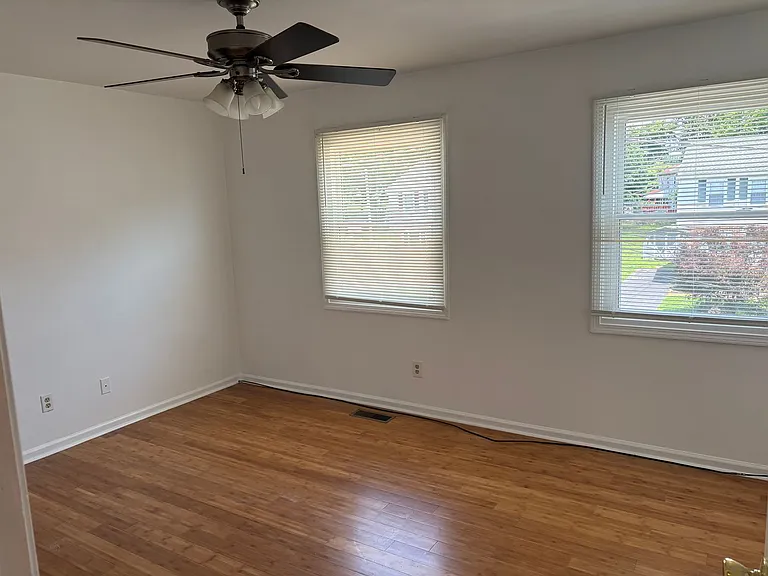 220 Harding Ave — Photo 23