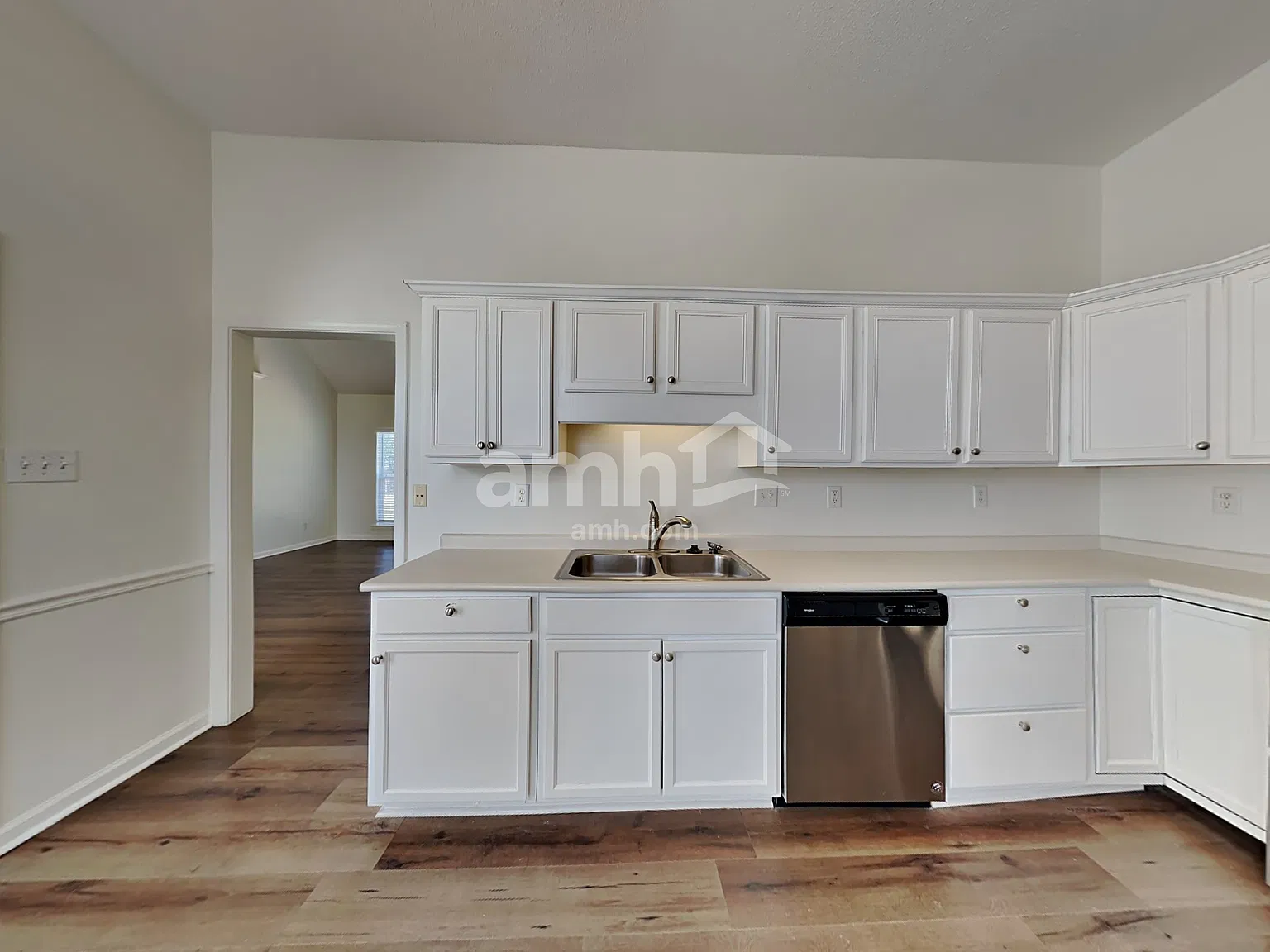 4 bed, 2.0 bath, 2035 sqft, $2,215 — Photo 3