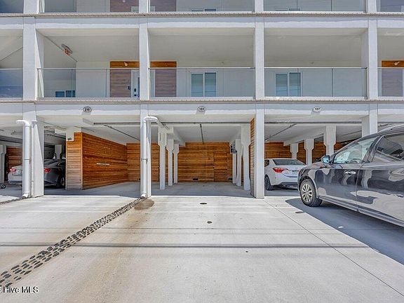3rd image of 1800 Canal Drive Unit 101