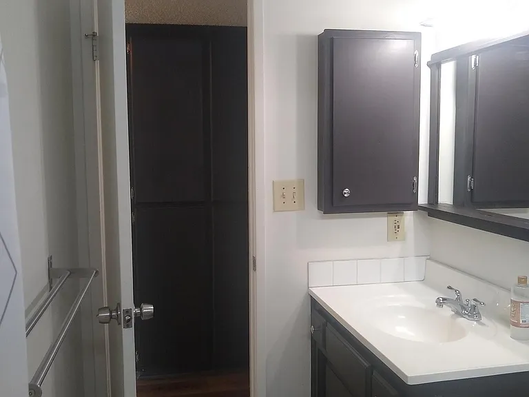 217 E I St — Photo 9