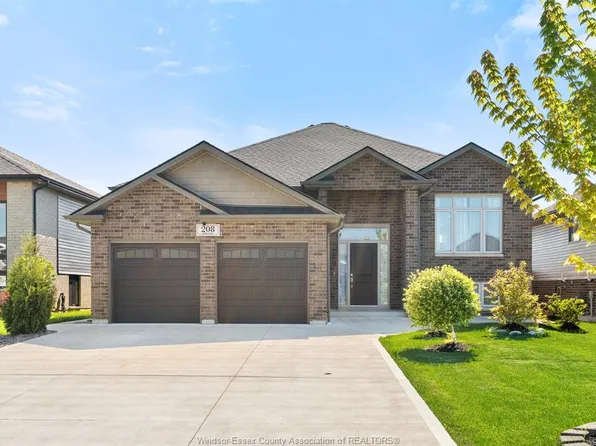 208 Clarke St, Amherstburg, ON N9V 0G6