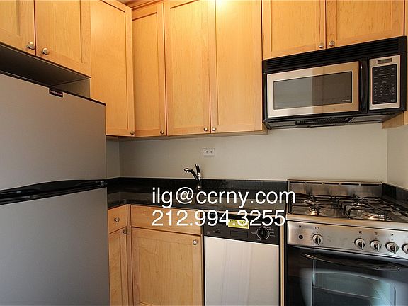 3rd image of 166 2nd Ave