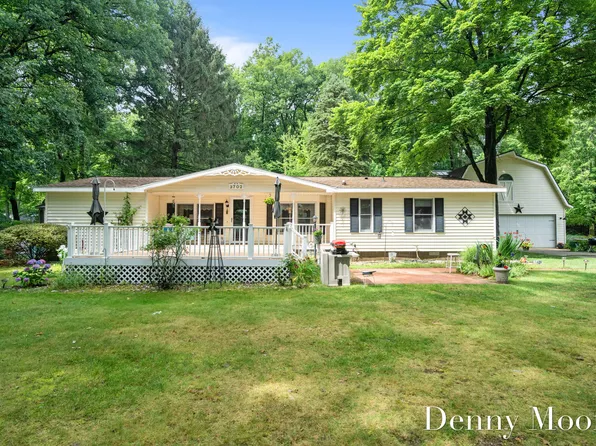 3702 England Dr, Shelbyville, MI 49344