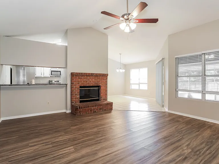 5966 Lazy Meadow Ct — Photo 4