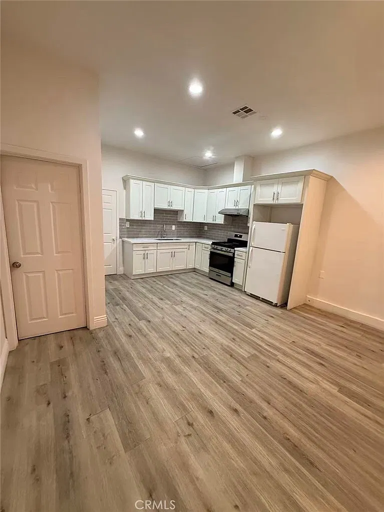 2 bed, 1906 sqft, $2,000 — Photo 4
