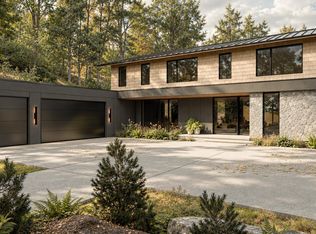 11300 Park Ridge Dr W, Minnetonka, MN 55305