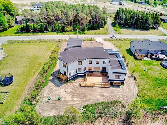 2nd image of 9 Rustlewood Ave