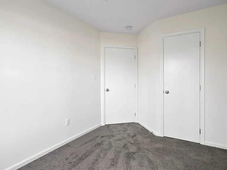 8852 Mansion View Ct — Photo 14
