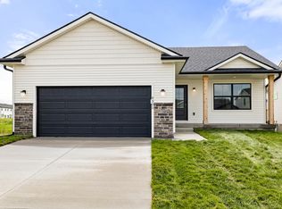 4305 NE 5th St, Ankeny, IA 50021
