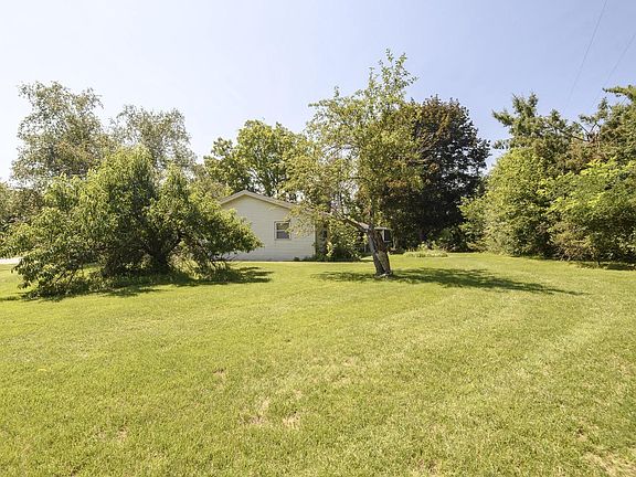 4th image of S87W27350 Ridgeway COURT