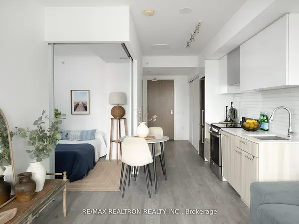 251 Jarvis St #3309, Toronto, ON M5B 0C3