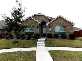 227 Happy Ln, Red Oak, TX 75154