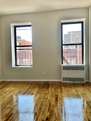Rented by Warren T Real Estate Corp. | media 1