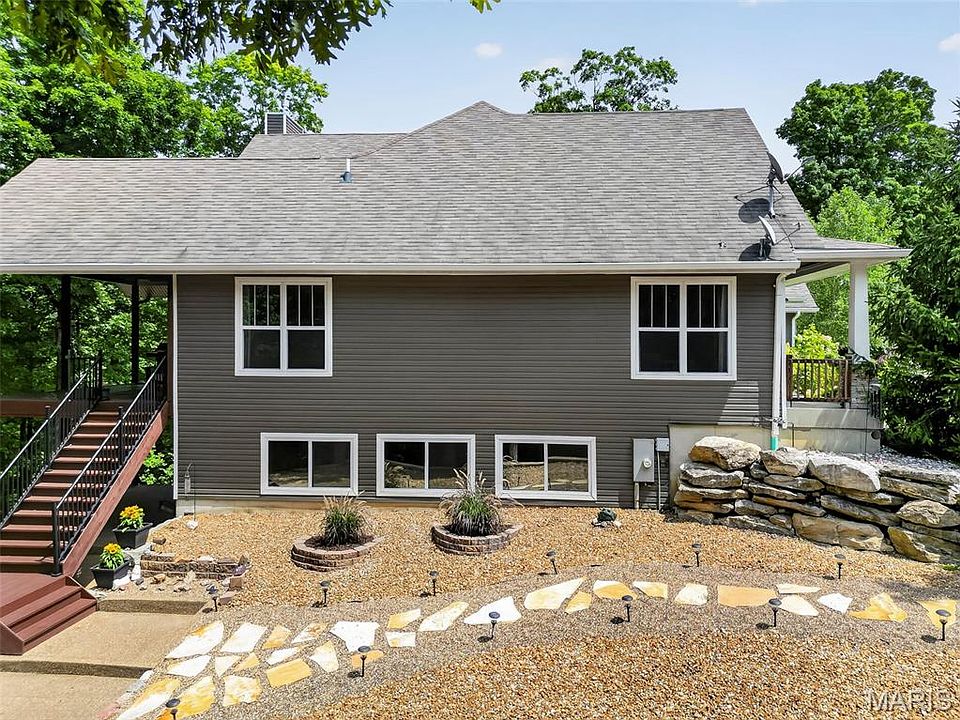 1st image of 17 Little Lake Ct