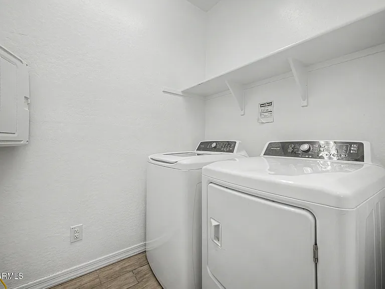 5722 W Getty Dr — Photo 36