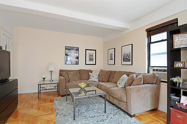 Sold by Corcoran | media 14