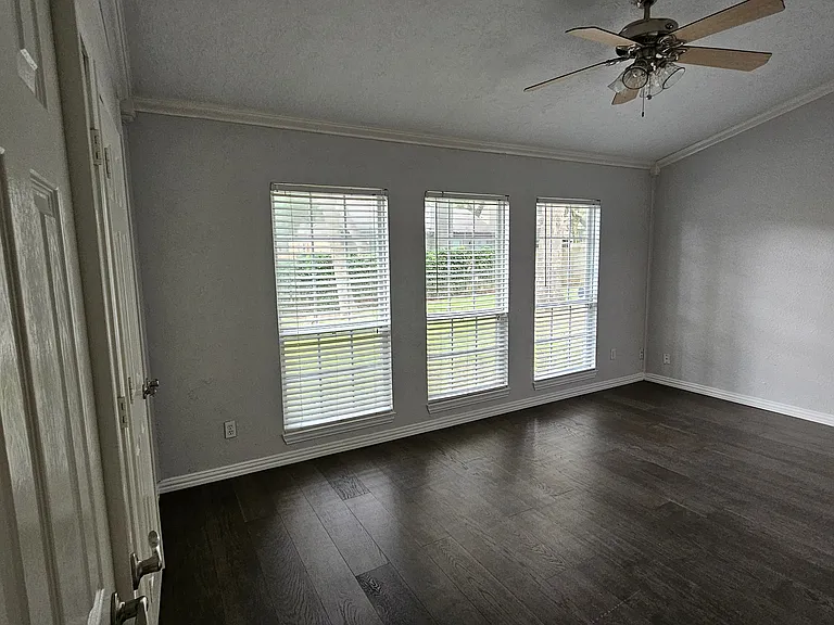 416 Thorn Wood Dr — Photo 4