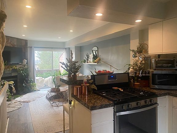 5th image of 760 Julian Cir