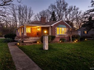 572 Fairway Dr, Lewiston, NY 14092