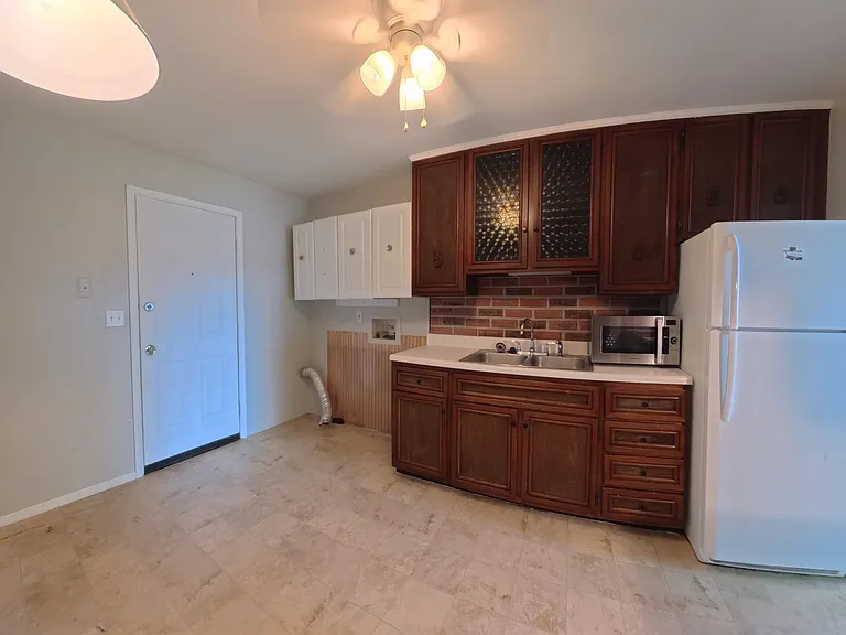 1101 W Nixon Dr — Photo 6