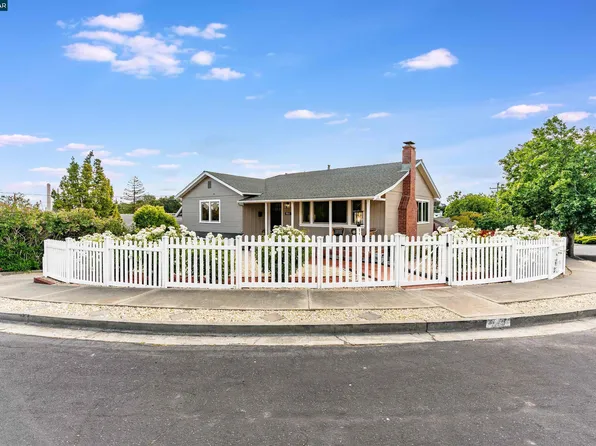 1150 Harbor View Dr, Martinez, CA 94553
