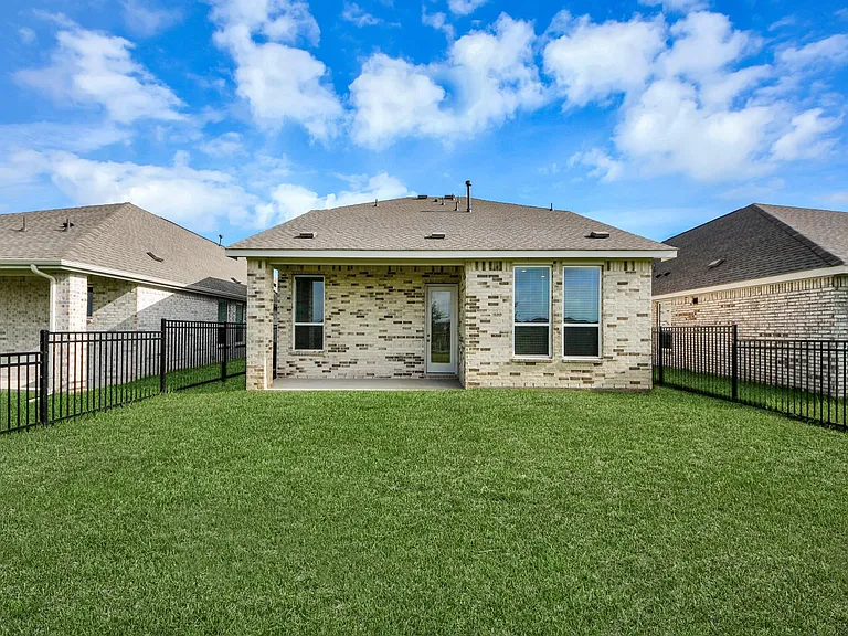 27443 Sunterra Village Dr — Photo 44