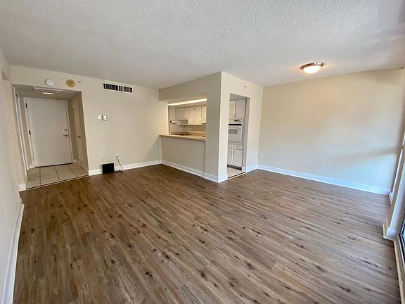4th image of 470 3rd St S #204