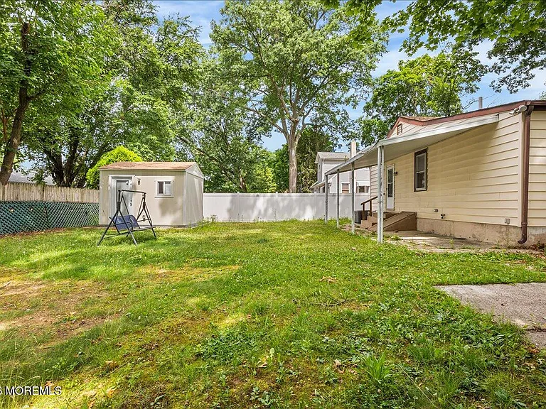 61 Cooney Ave — Photo 26