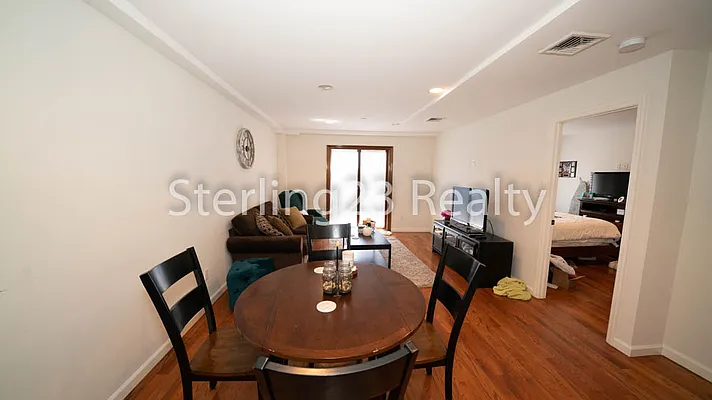 Rented by Sterling Realty Solution Inc | media 14
