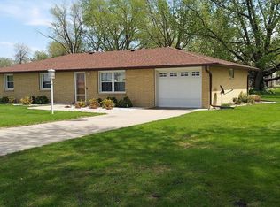 106 S Holloway St, Alexis, IL 61412