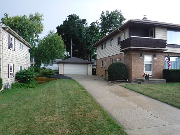 2nd image of 11323 W Center St #11325