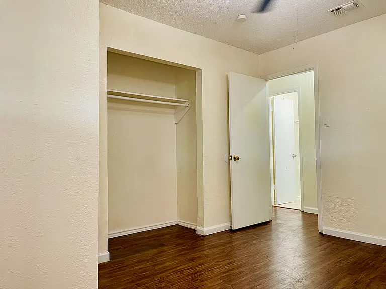 3400 Pleasant Valley Ln #3400 — Photo 19
