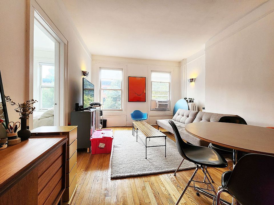 1st image of 437 Pacific St #2