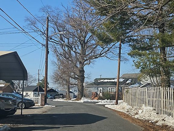 4th image of 7618 S Bend Rd