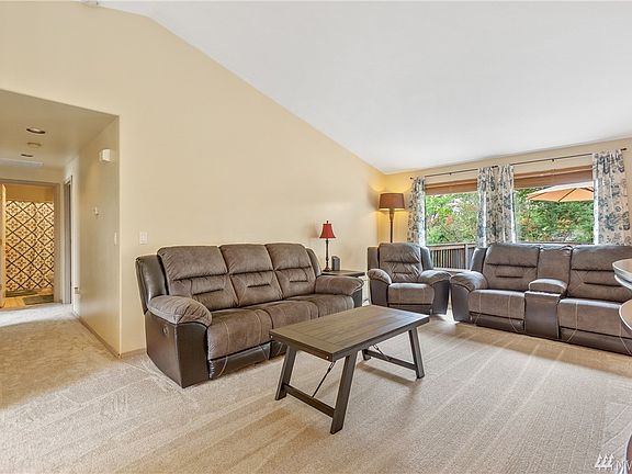 3rd image of 4918 107th Pl NE
