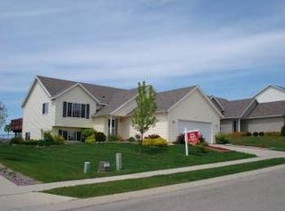 6053 Hillsboro Dr NW, Rochester, MN 55901