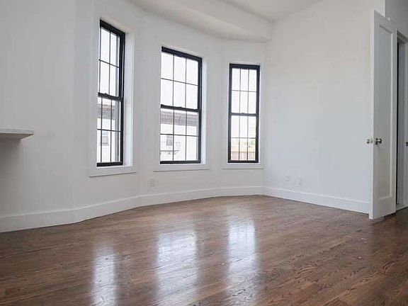 5th image of 854 Rogers Ave #201