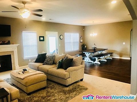 3rd image of 321 Lola Ln