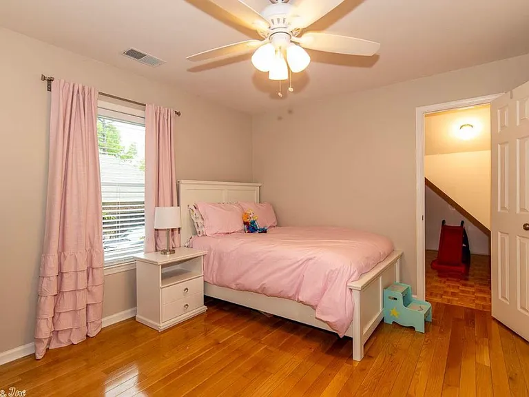Bedroom 2/4