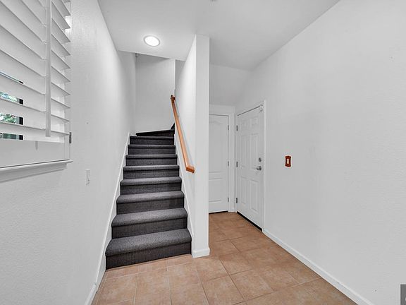 5th image of 2508 Heron Ct