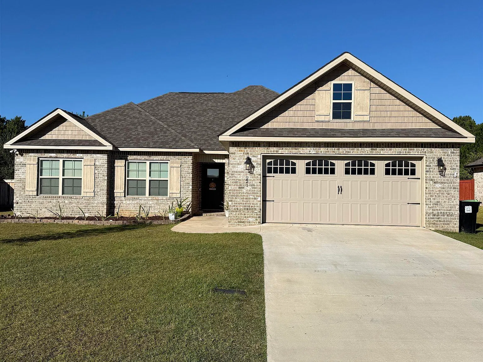 4 bed, 2.0 bath, 1750 sqft, $2,400 — Photo 1