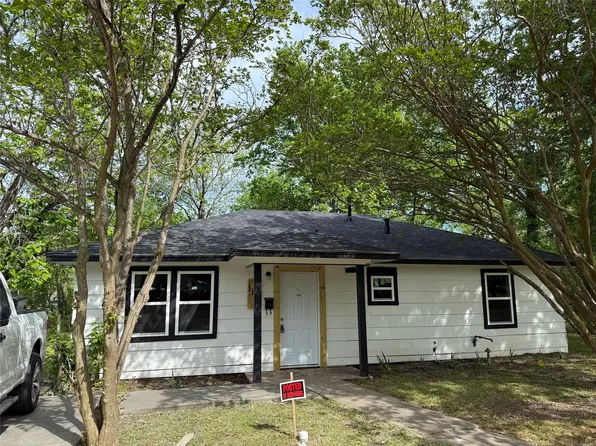 1114 Blackburn St, Commerce, TX 75428