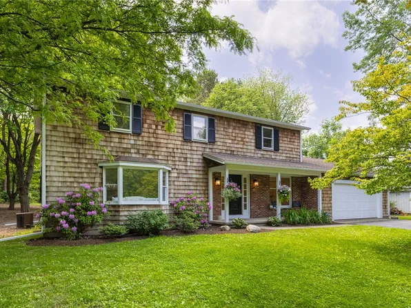 16 Aquarius Ln, Rochester, NY 14612