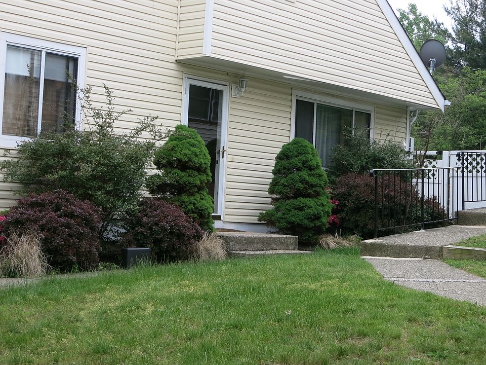 2nd image of 19 Wolfe Dr