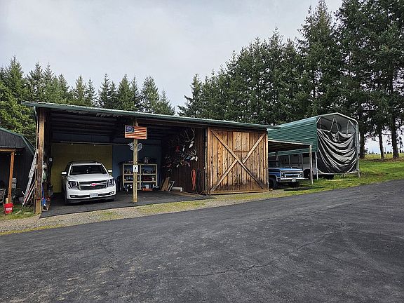 Barn/shop and rv parking 