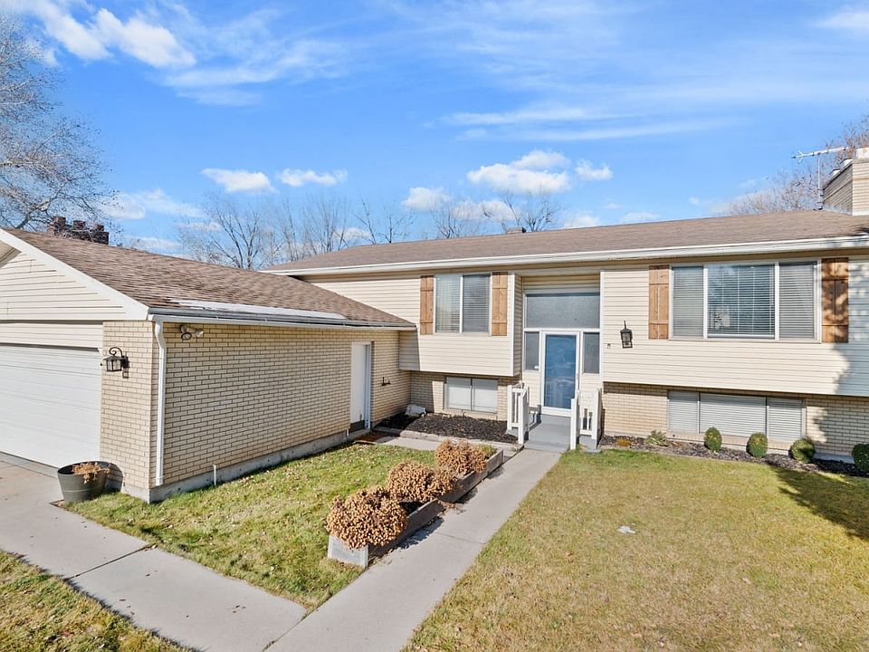 1st image of 1407 E Hollow Dale Dr