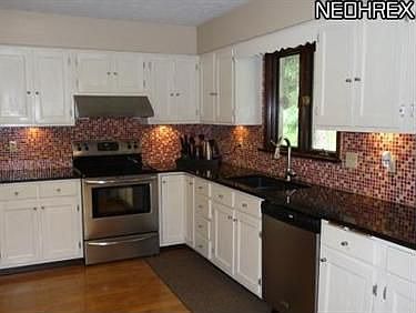3rd image of 349 Hillsdale Cir