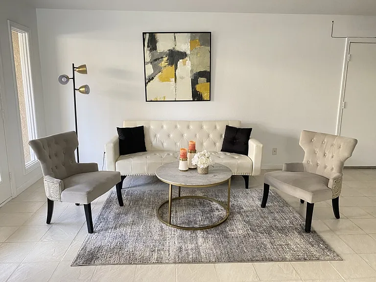 Primrose Dr — Photo 19