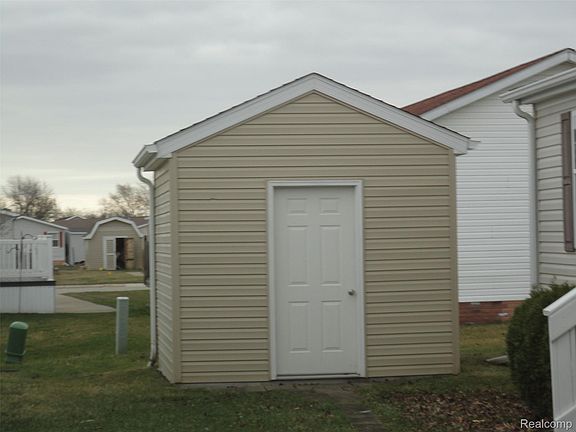 3rd image of 923 Stevens Trl